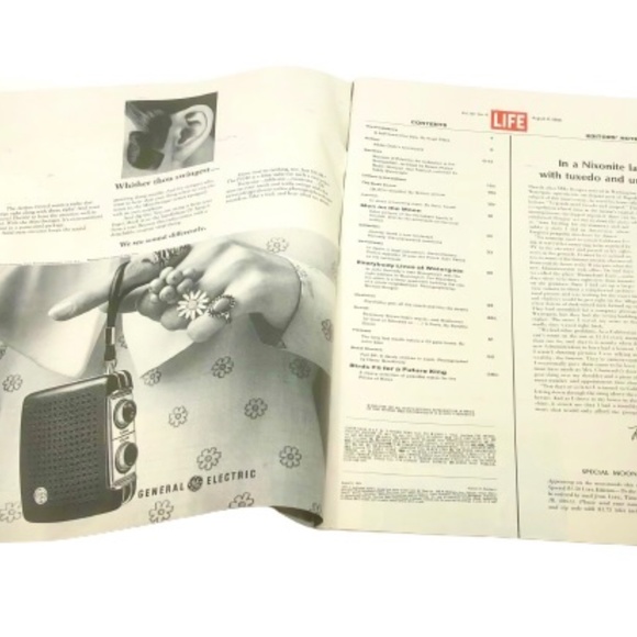 VINTAGE 1969 LIFE MAGAZINE~ON THE MOON ISSUE~FOOTPRINTS & PHOTOGRAPHS~ARMSTRONG - Picture 5 of 6